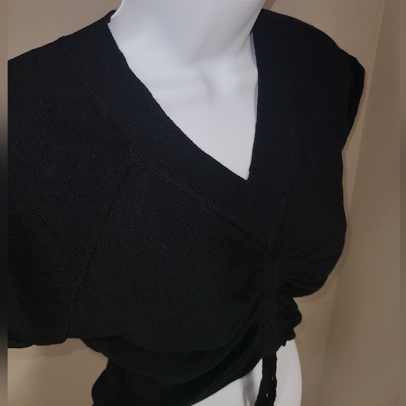 Cropped Top - Picture 3 of 4